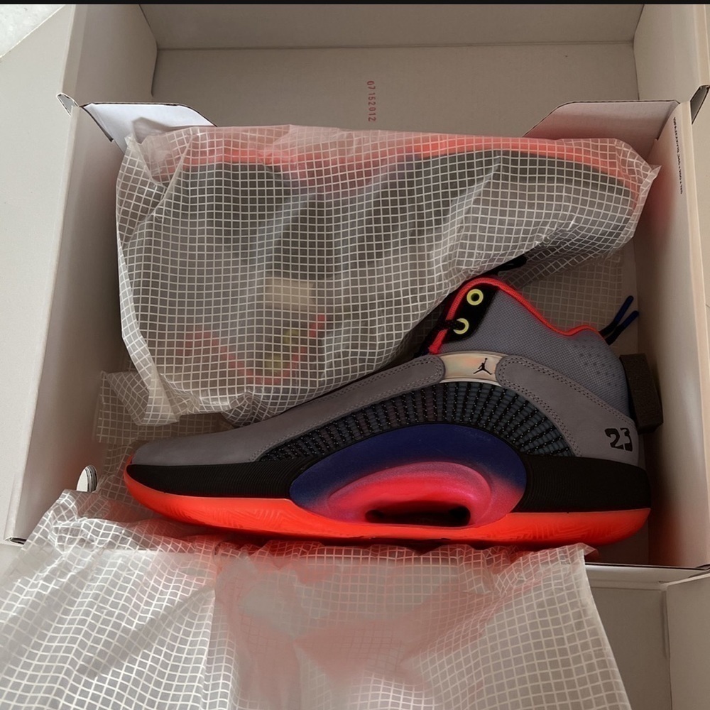 AIR Jordan 35 Center of Gravity - Picture 1 of 7